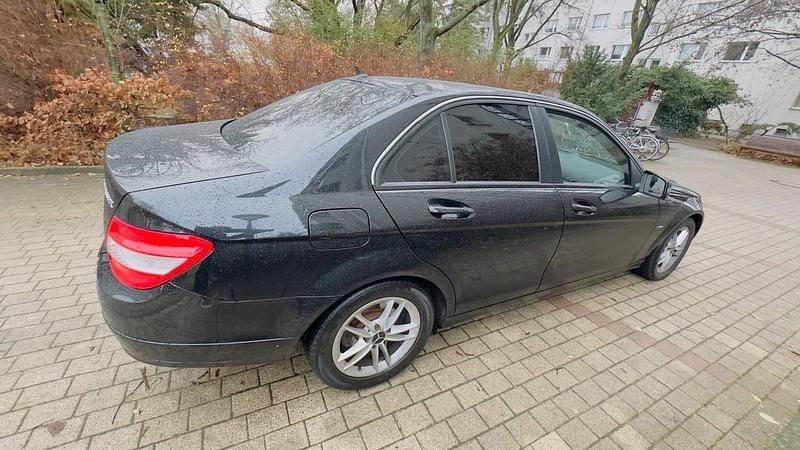 Gebraucht Mercedes C180 156 PS (114 kW) 2009 Schwarz Limousine