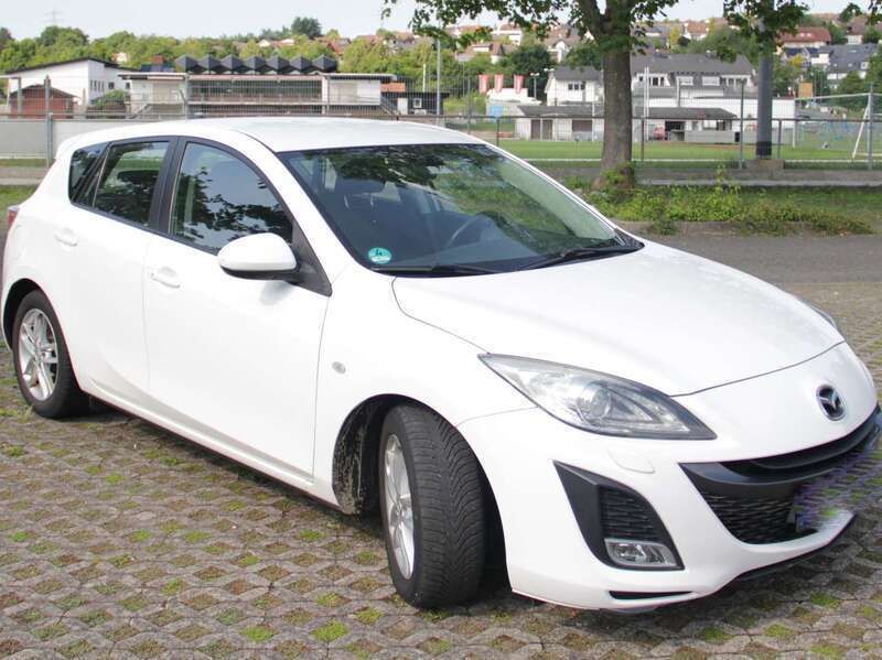 Weiß Gebraucht 2011 Mazda 3 Sports-Line Limousine | 5.300 € (Fairer Preis) - Bild 1/4