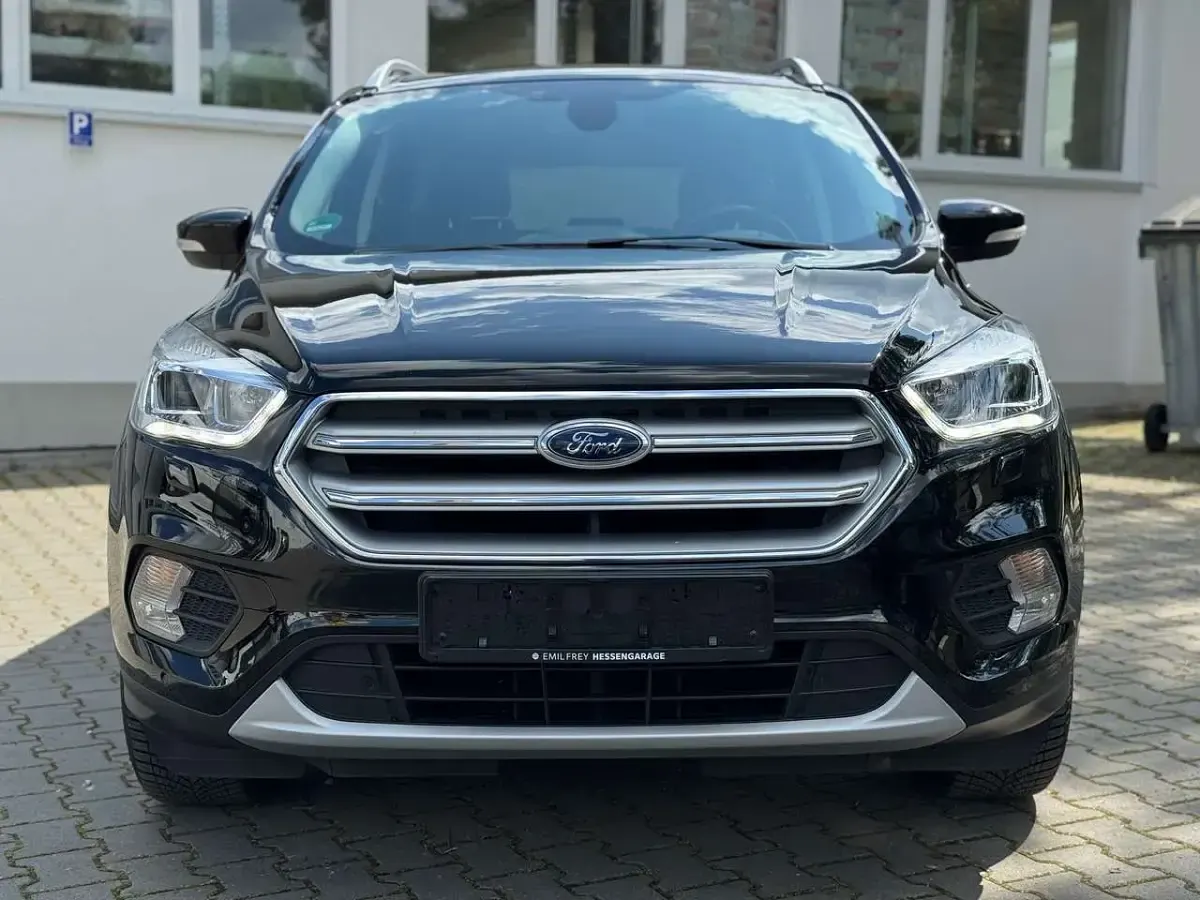 Gebraucht Ford Kuga 150 PS (110 kW) 2019 Iridiumschwarz metallic SUV
