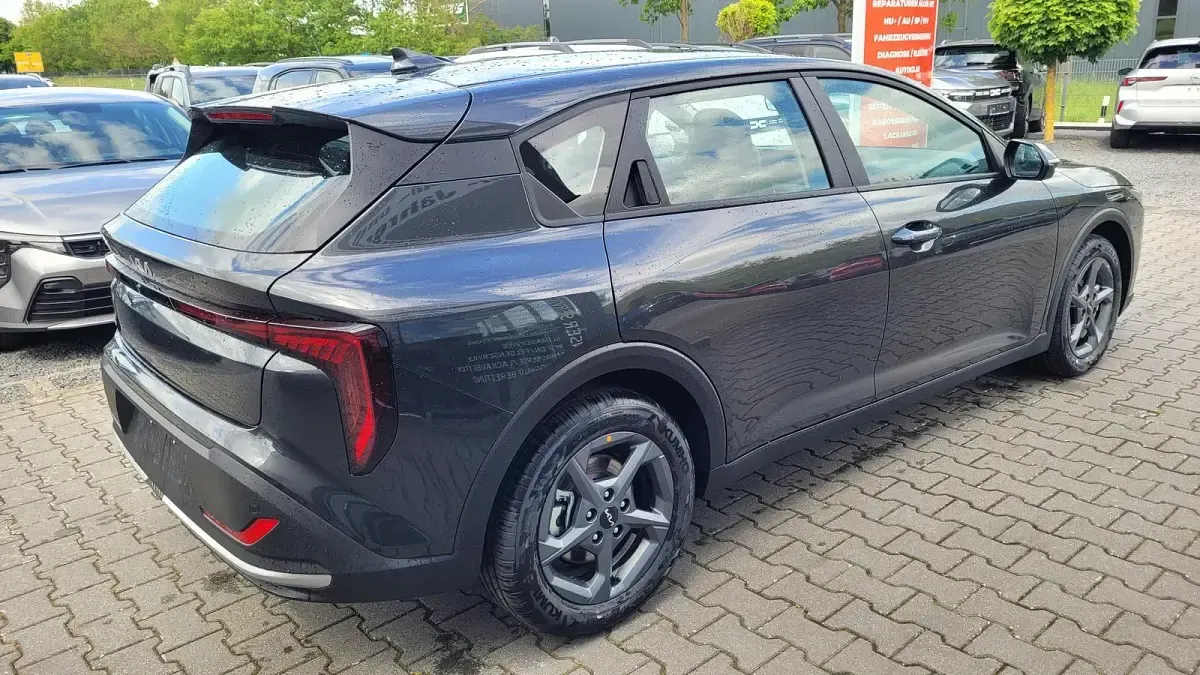 Neu Kia K4 Vision 150 PS (110 kW) 2026 Interstellar grey Limousine