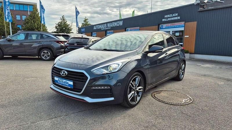 Schwarz Gebraucht 2015 Hyundai i30 Sport Limousine | 11.990 € (Etwas zu teuer) - Bild 1/4