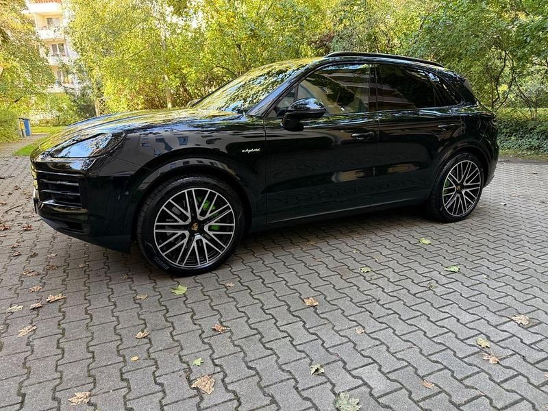 Gebraucht Porsche Cayenne 470 PS (345 kW) 2023 Schwarz SUV