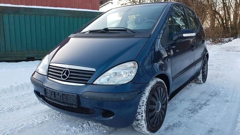 Blau Gebraucht 2003 Mercedes A160 Kleinwagen | 2.999 € (Etwas zu teuer) - Bild 1/4