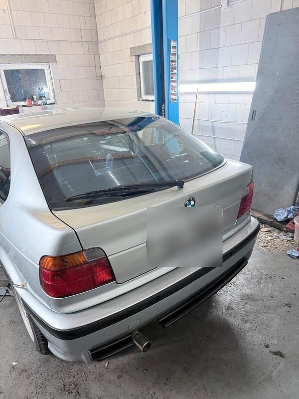 Gebraucht BMW 316 102 PS (75 kW) 1997 Grau Kleinwagen