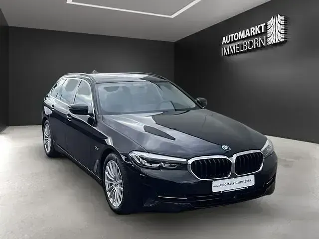 Gebraucht BMW 530e Sport Line 292 PS (214 kW) 2022 Schwarz Limousine