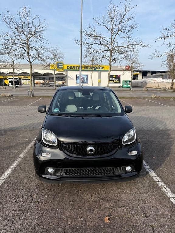 Gebraucht Smart ForFour 71 PS (52 kW) 2016 Schwarz Kleinwagen