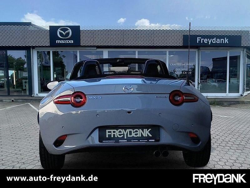 Neu Mazda MX5 Homura-Line 132 PS (97 kW) 2026 Aero gray m Cabrio