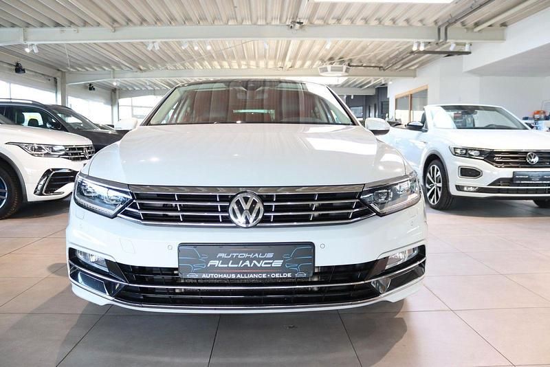 Gebraucht VW Passat Highline 239 PS (175 kW) 2015 Weiß Limousine