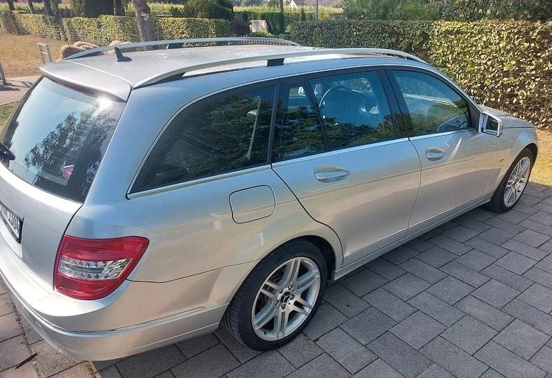 Silber Gebraucht 2009 Mercedes C250 Kombi | 7.850 € (Fairer Preis) - Bild 1/4