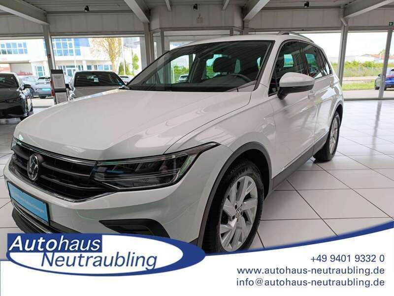 (weiß) pure white Gebraucht 2023 VW Tiguan Move SUV | 27.980 € (Guter Preis) - Bild 1/4