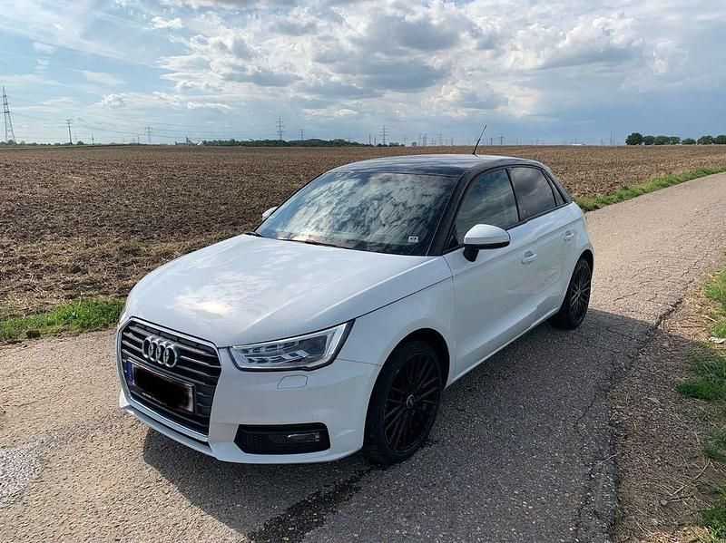 Weiß Gebraucht 2015 Audi A1 Sportback Comfort Kleinwagen | 9.100 € (Guter Preis) - Bild 1/4