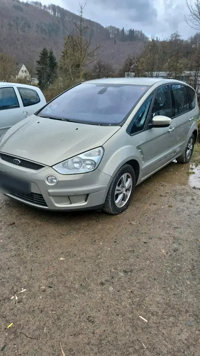 Gebraucht Ford S-MAX 140 PS (102 kW) 2009 Van / Kleinbus