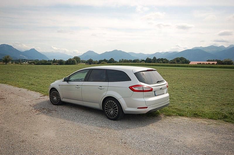 Gebraucht Ford Mondeo Trend 116 PS (85 kW) 2012 Silber Kombi