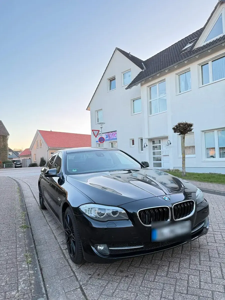 Second-hand BMW 525 218 CP (160 kW) 2013 Negru Berlinǎ
