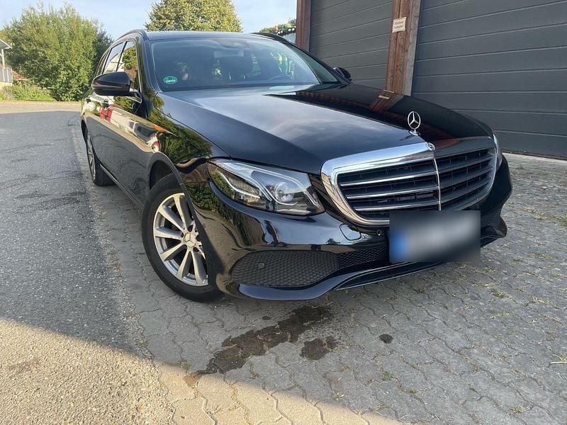 Gebraucht Mercedes E220 194 PS (142 kW) 2017 Schwarz Kombi