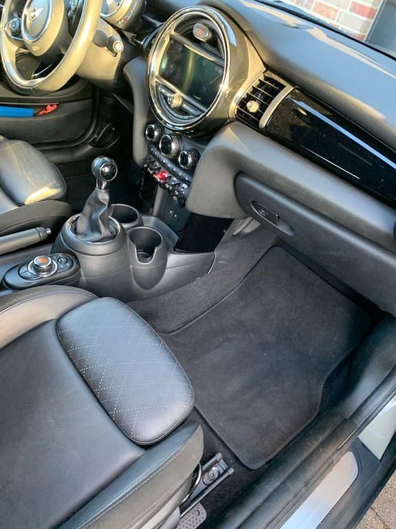 Gebraucht Mini Cooper 136 PS (100 kW) 2019 Grau Kleinwagen