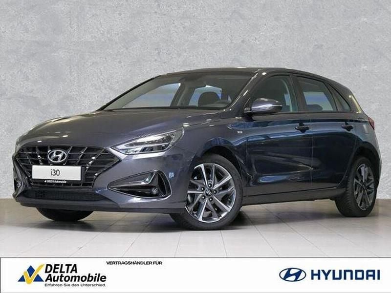 Dark knight / mic Gebraucht 2022 Hyundai i30 Trend Limousine | 11.890 € (Guter Preis) - Bild 1/4