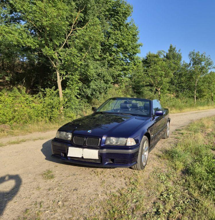 Blau Gebraucht 1998 BMW 320 Cabriolet Cabrio | 9.900 € (Guter Preis) - Bild 1/4
