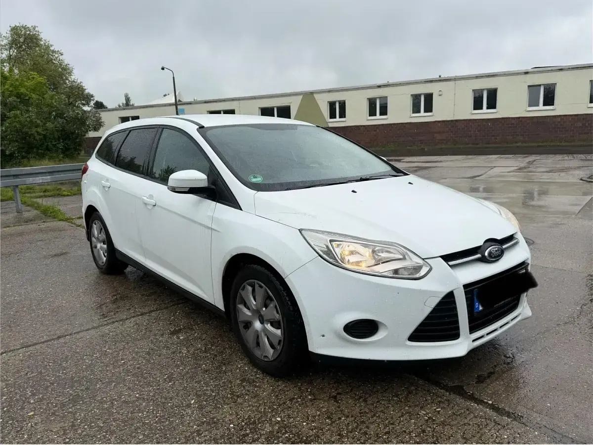Używany Ford Focus 116 KM (85 kW) 2014 Biały Kombi