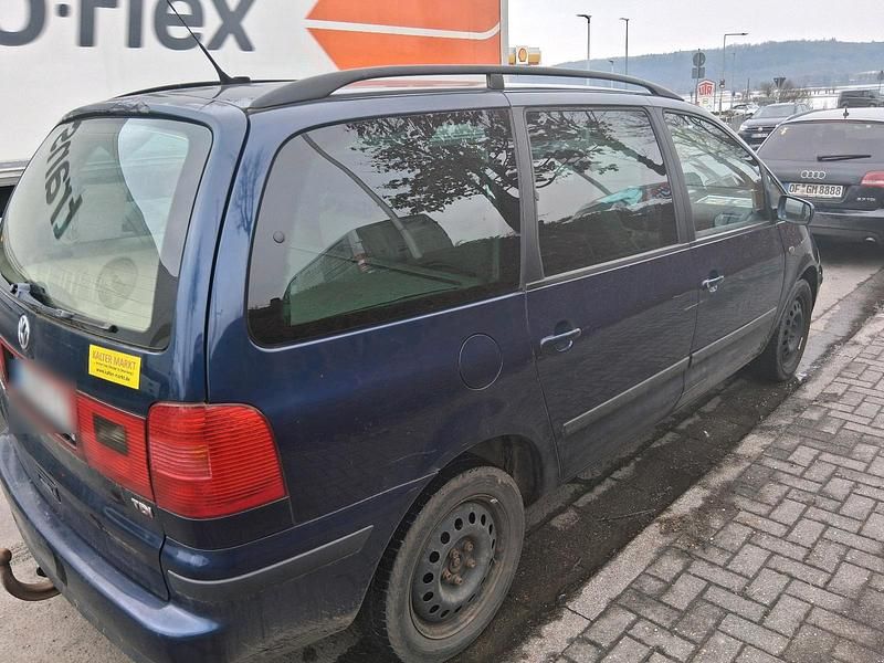 Gebraucht VW Sharan 115 PS (84 kW) 2002 Blau Van / Kleinbus