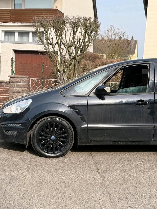 Gebraucht Ford C-MAX 163 PS (119 kW) 2010 Andere farben Van / Kleinbus