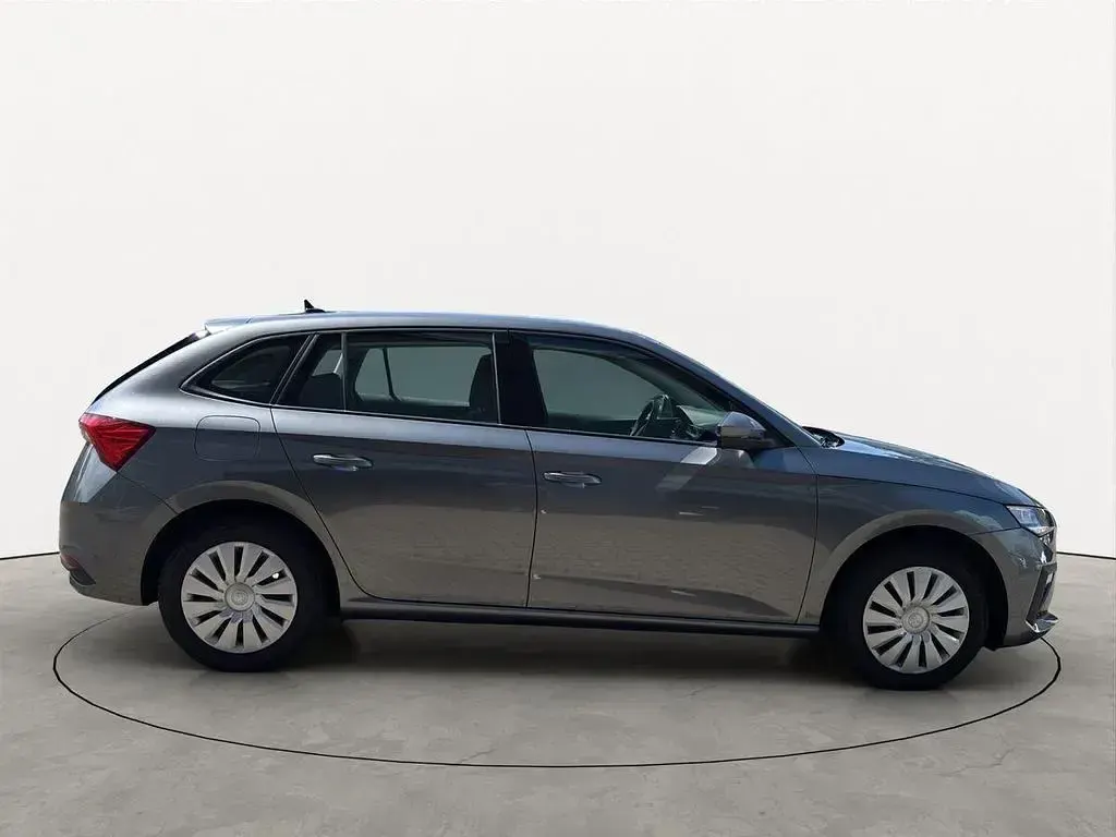 Gebraucht Skoda Scala Essence 95 PS (69 kW) 2024 Grau Kleinwagen