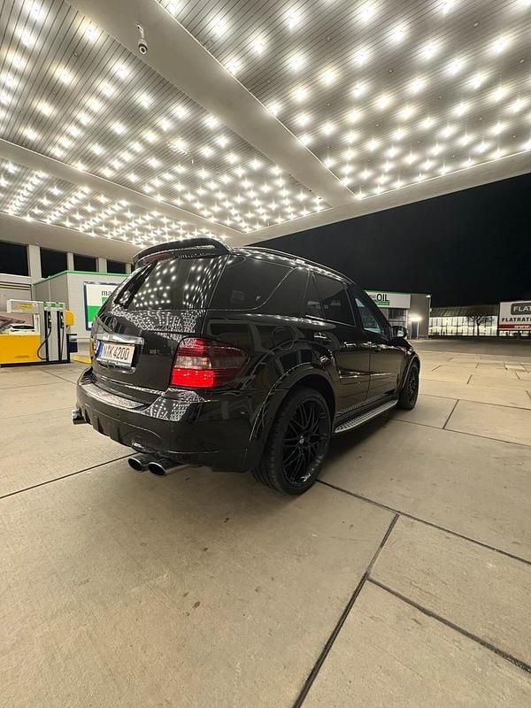 Schwarz Gebraucht 2006 Mercedes ML63 AMG AMG SUV | 12.500 € (Guter Preis) - Bild 1/4