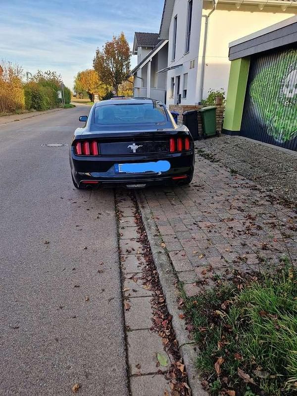 Gebraucht Ford Mustang Basis 305 PS (224 kW) 2015 Grün Coupé