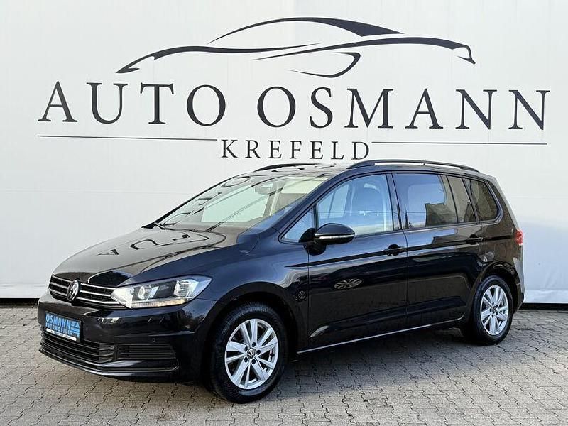 Deep black perleffekt Gebraucht 2022 VW Touran Comfortline Van / Kleinbus | 21.250 € (Guter Preis) - Bild 1/4
