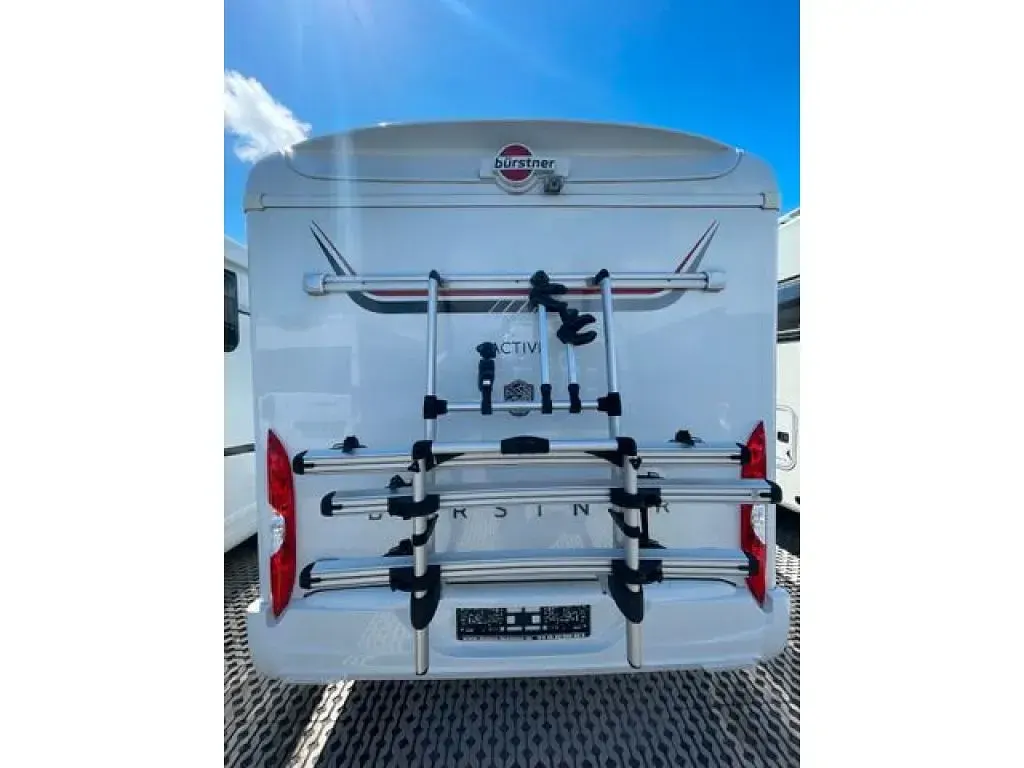 Gebraucht Buerstner Lineo 131 PS (96 kW) 2024 Weiss Van