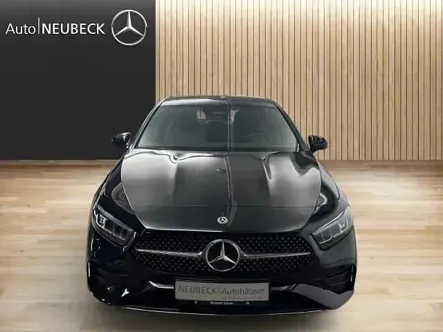 Gebraucht Mercedes A220 Advanced Plus 190 PS (139 kW) 2024 Lack kosmosschwarz Limousine