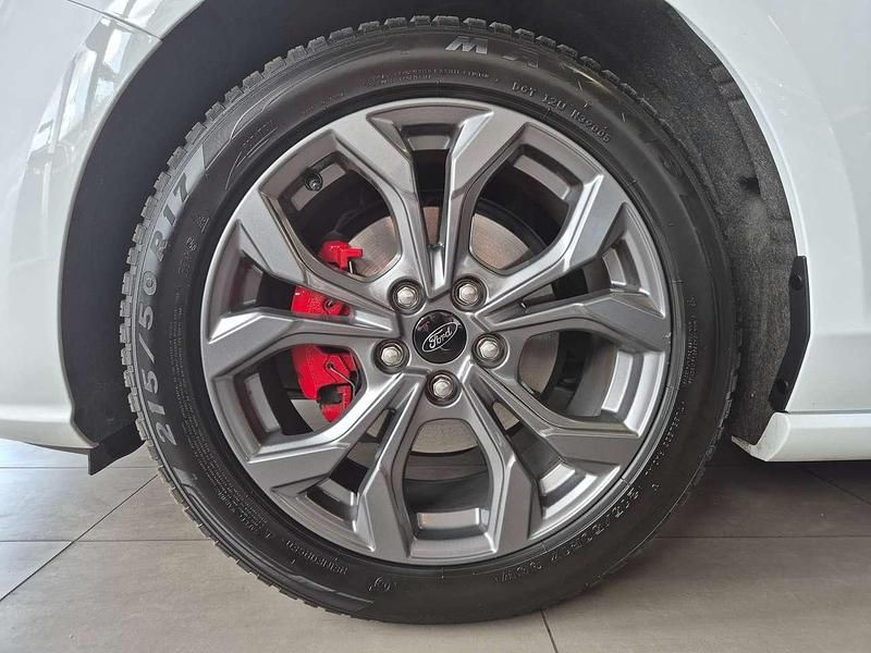 Gebraucht Ford Focus ST-Line 125 PS (91 kW) 2023 Frostweiß Kleinwagen