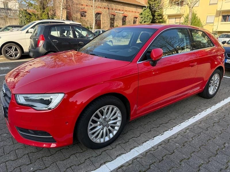 Gebraucht Audi A3 Ambition 150 PS (110 kW) 2013 Rot Limousine