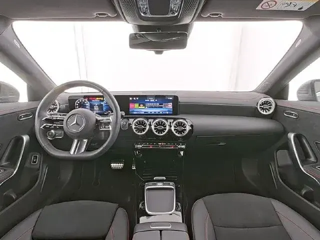 Gebraucht Mercedes CLA250e 218 PS (160 kW) 2024 Coupé