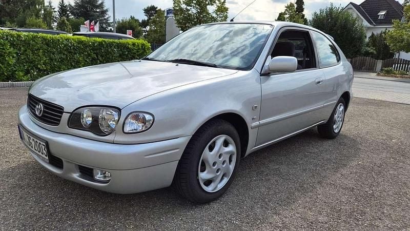 Silber Gebraucht 2001 Toyota Corolla Limousine | 4.350 € (Etwas zu teuer) - Bild 1/4
