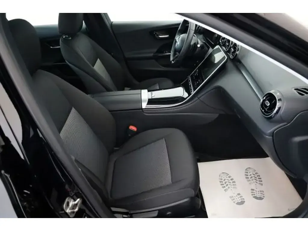 Gebraucht Mercedes 220 200 PS (147 kW) 2023 Schwarz/baltic black Kombi