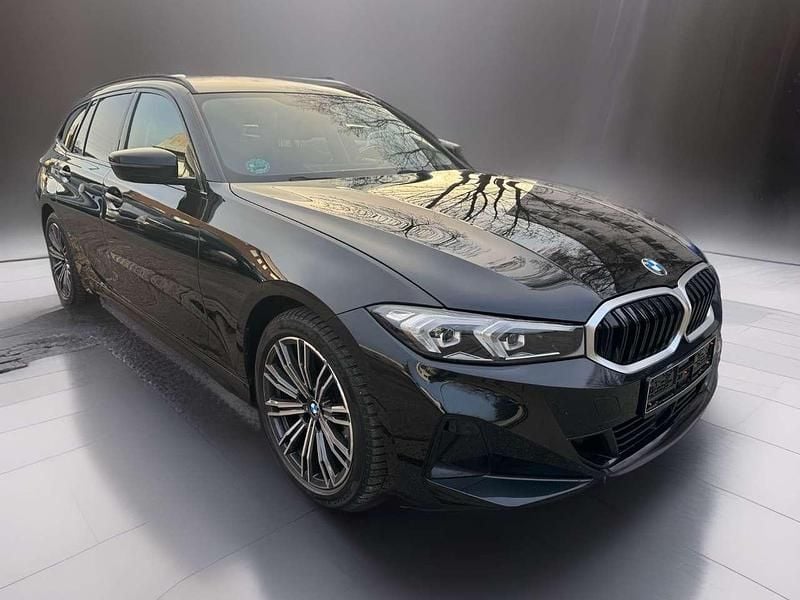 Saphirschwarz Gebraucht 2023 BMW 320 Kombi | 29.980 € (Guter Preis) - Bild 1/4