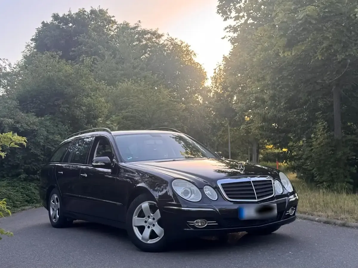 Gebraucht Mercedes E280 Avantgarde 194 PS (142 kW) 2008 Schwarz Kombi