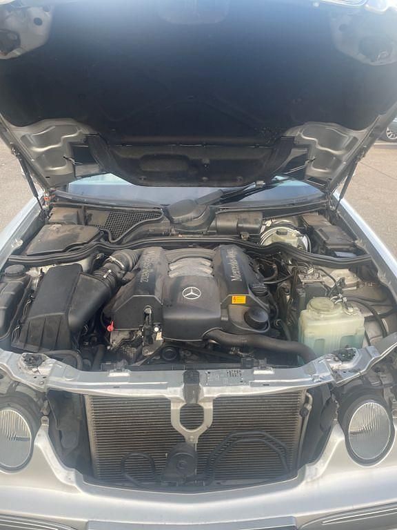 Gebraucht Mercedes E280 Elegance 204 PS (150 kW) 2000 Silber Limousine