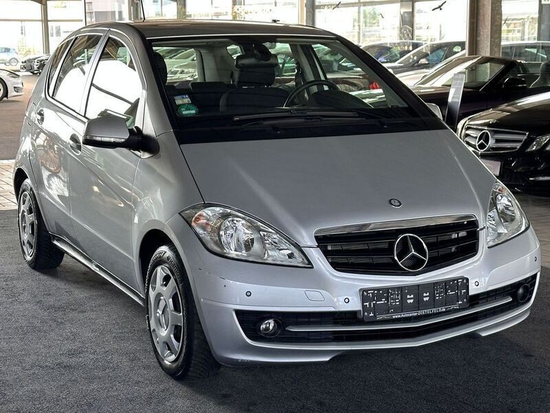 Polarsilber metalliclack Gebraucht 2011 Mercedes A160 Limousine | 4.490 € (Superpreis) - Bild 1/4
