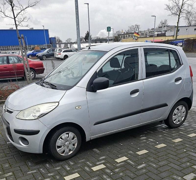 Gebraucht Hyundai i10 69 PS (50 kW) 2009 Silber Kleinwagen
