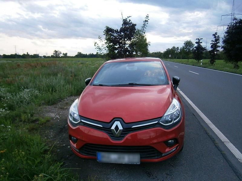 Rot Gebraucht 2019 Renault Clio IV Kleinwagen | 7.290 € (Superpreis) - Bild 1/4