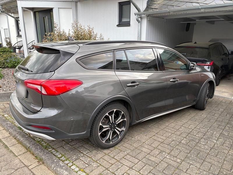 Second-hand Ford Focus Active X 120 CP (88 kW) 2020 Gri Break