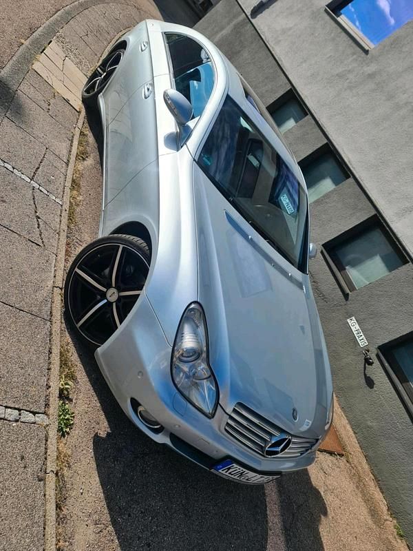 Silber Gebraucht 2006 Mercedes CLS500 Limousine | 12.000 € (Fairer Preis) - Bild 1/4