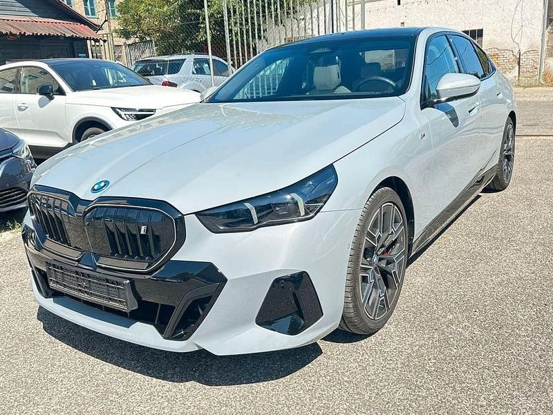 Gebraucht BMW i5 Performance 250 kW (340 PS) 2025 Grau Limousine