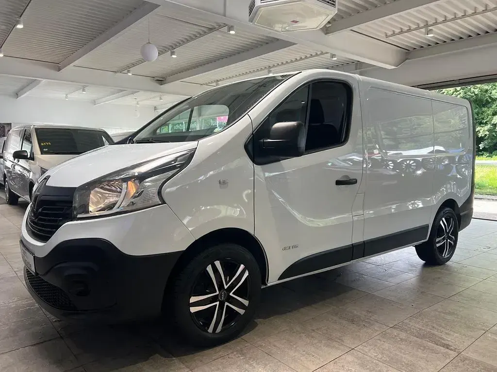 Gebraucht Renault Trafic 116 PS (85 kW) 2014 Weiß Van / Kleinbus