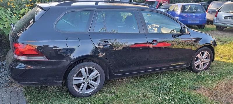 Gebraucht VW Golf VII Match 105 PS (77 kW) 2012 Deep black perleffekt Kombi