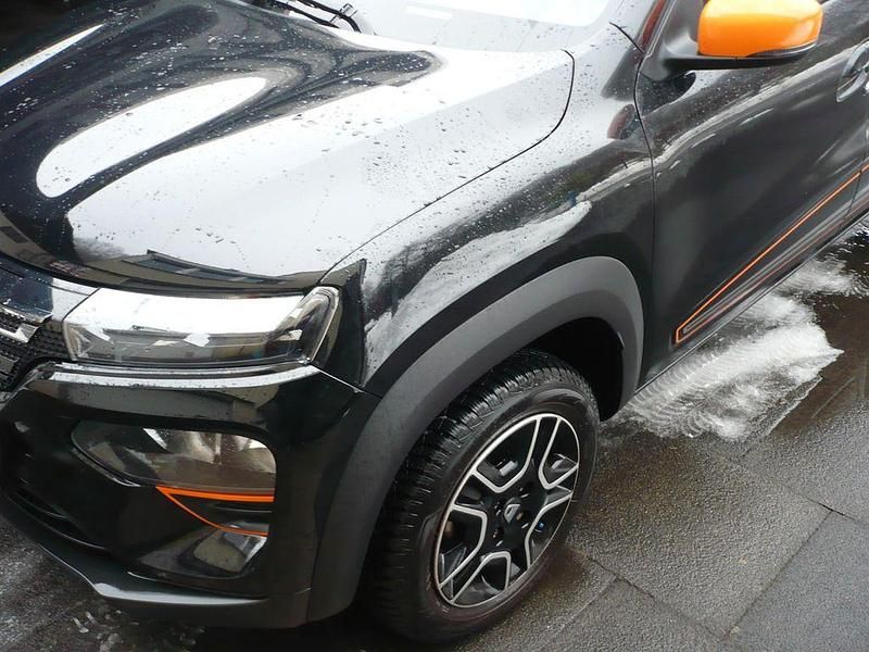 Schwarz Gebraucht 2022 Dacia Spring Comfort Plus Kleinwagen | 11.500 € (Fairer Preis) - Bild 1/4