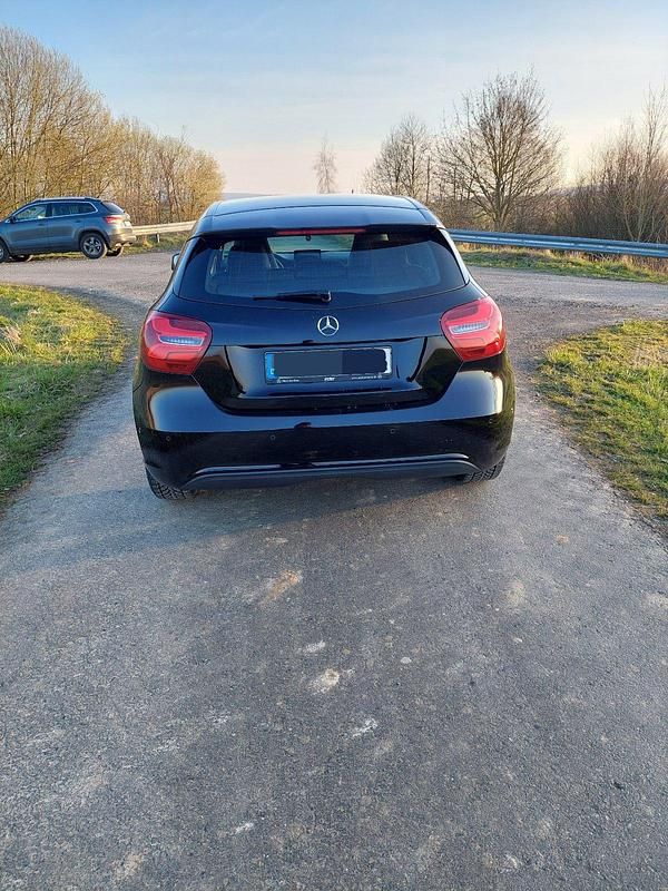 Gebraucht Mercedes A160 102 PS (75 kW) 2017 Schwarz Kleinwagen