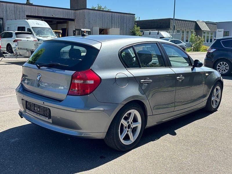 Używany BMW 120 Advantage 177 KM (130 kW) 2008 Szary Hatchback